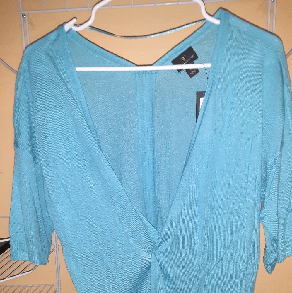 WORTHINGTON LIGHT SWEATER SIZE LARGE